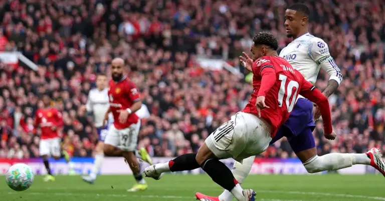 অ্যাস্টন ভিলা ও ম্যান ইউ ম্যাচের একটি মুহূর্ত